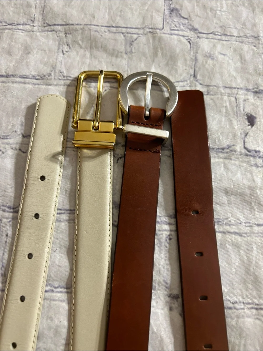 LIZ CLAIBORNE VINTAGE LEATHER (2) BELTS CREAM & BROWN GOLD & SILVER BUCKLES S&M
